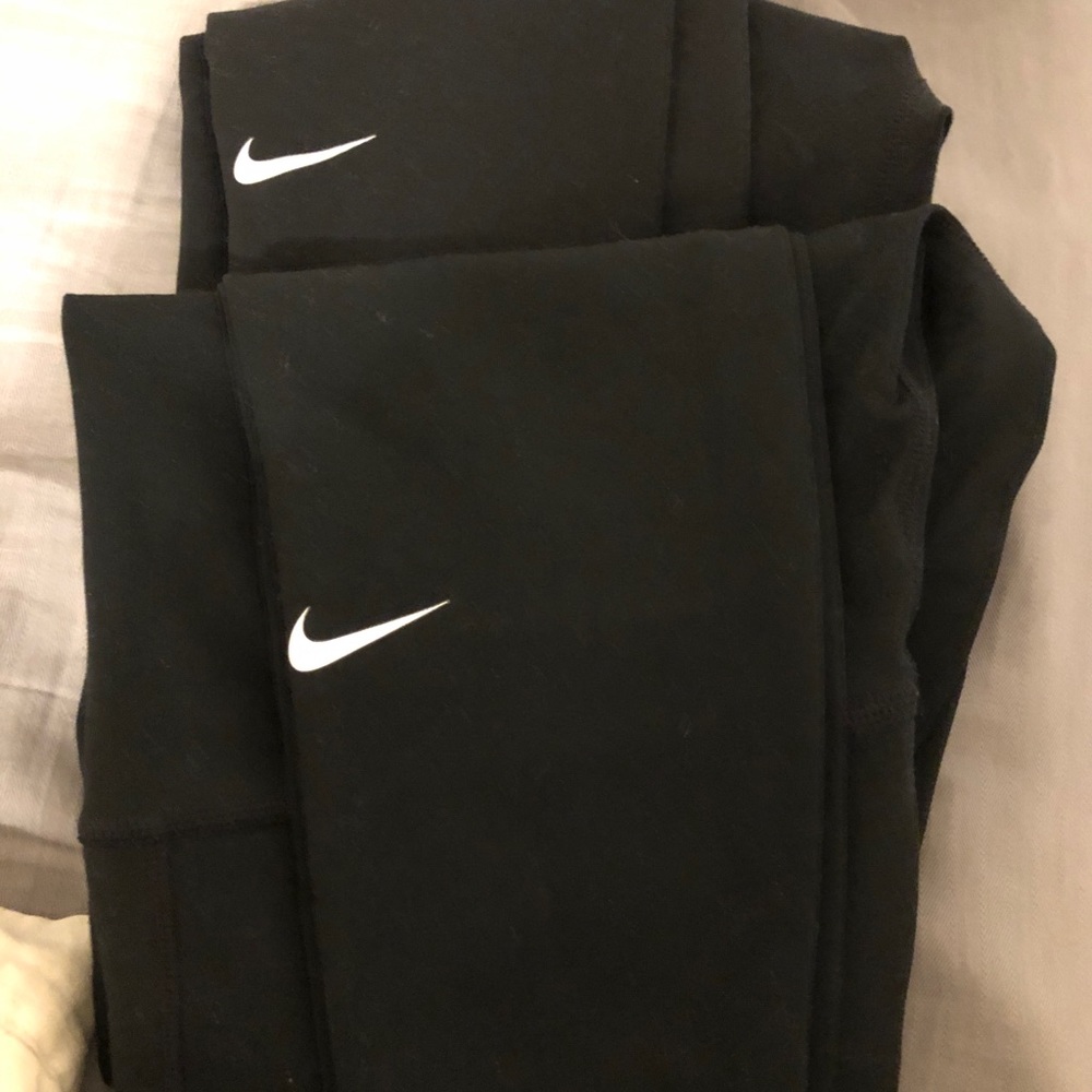 2 pair of Nike leggings